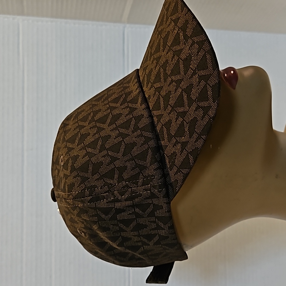 (NWT) MICHAEL KORS BASEBALL HAT